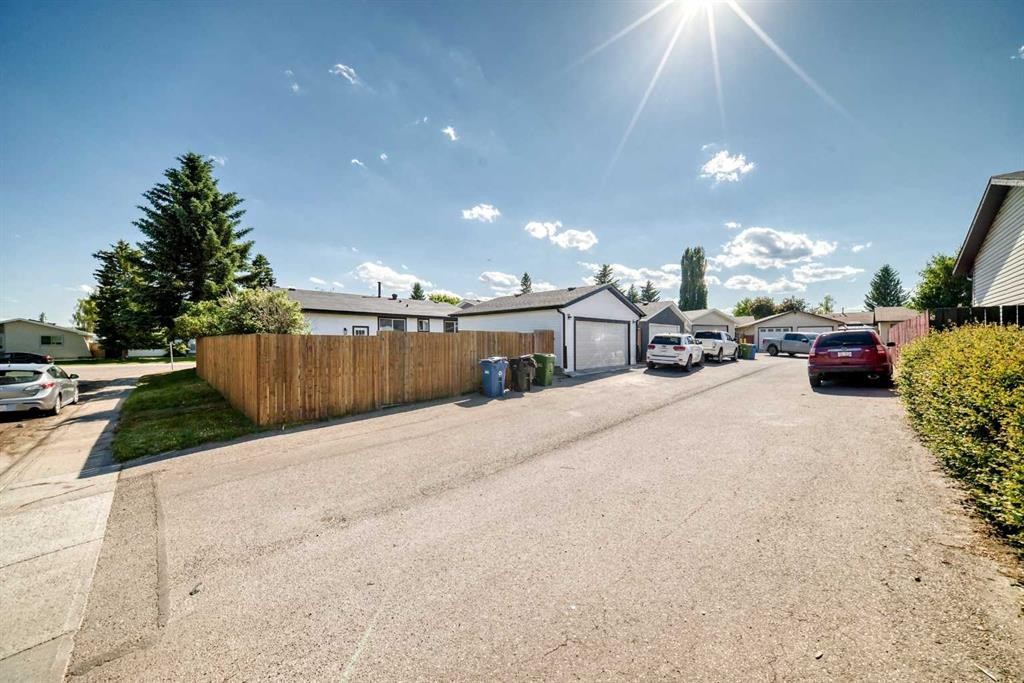 704 Malvern Drive Ne, Calgary, AB