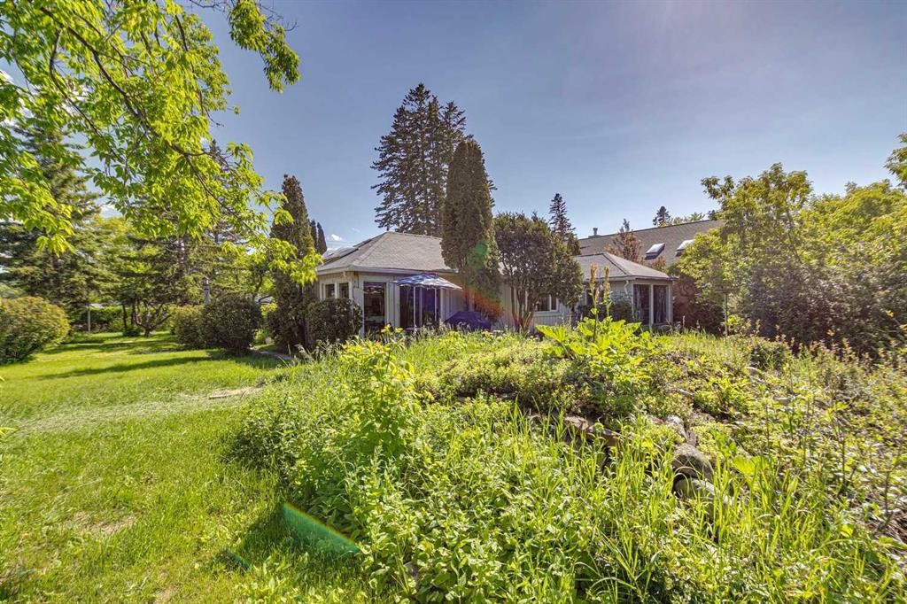 8808 48 Avenue, Calgary, AB
