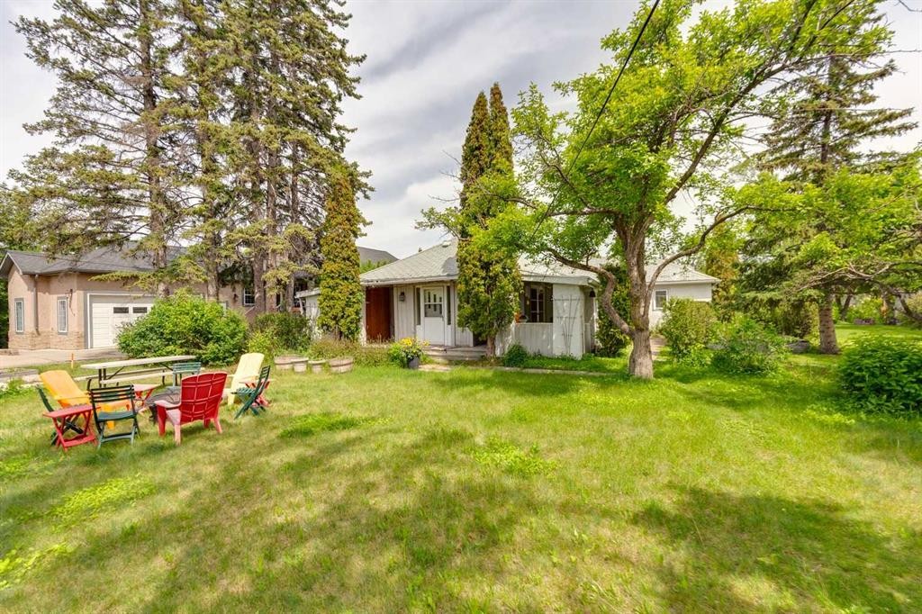 8808 48 Avenue, Calgary, AB
