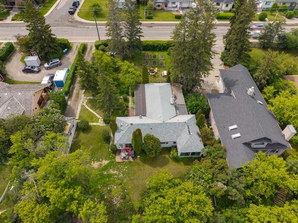 8808 48 Avenue, Calgary, AB