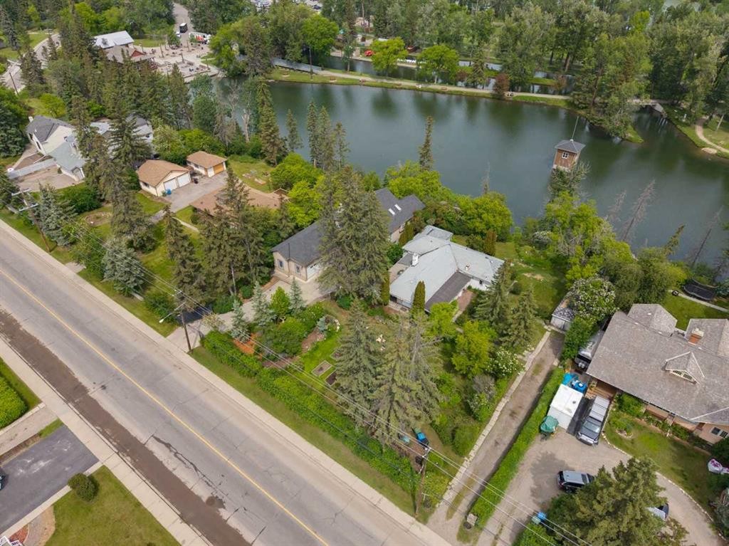 8808 48 Avenue, Calgary, AB