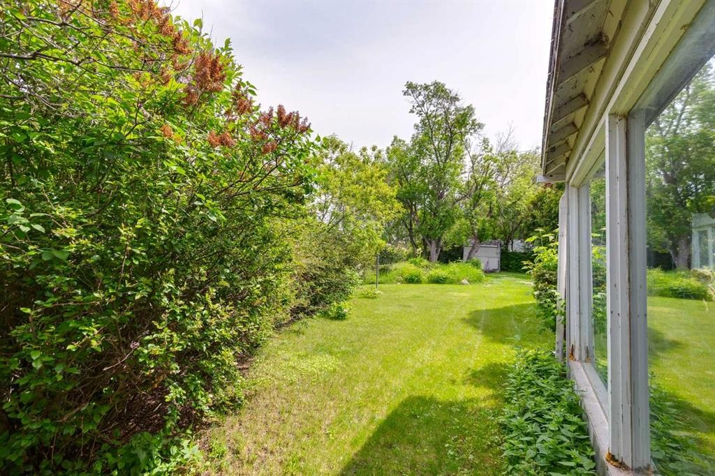 8808 48 Avenue, Calgary, AB