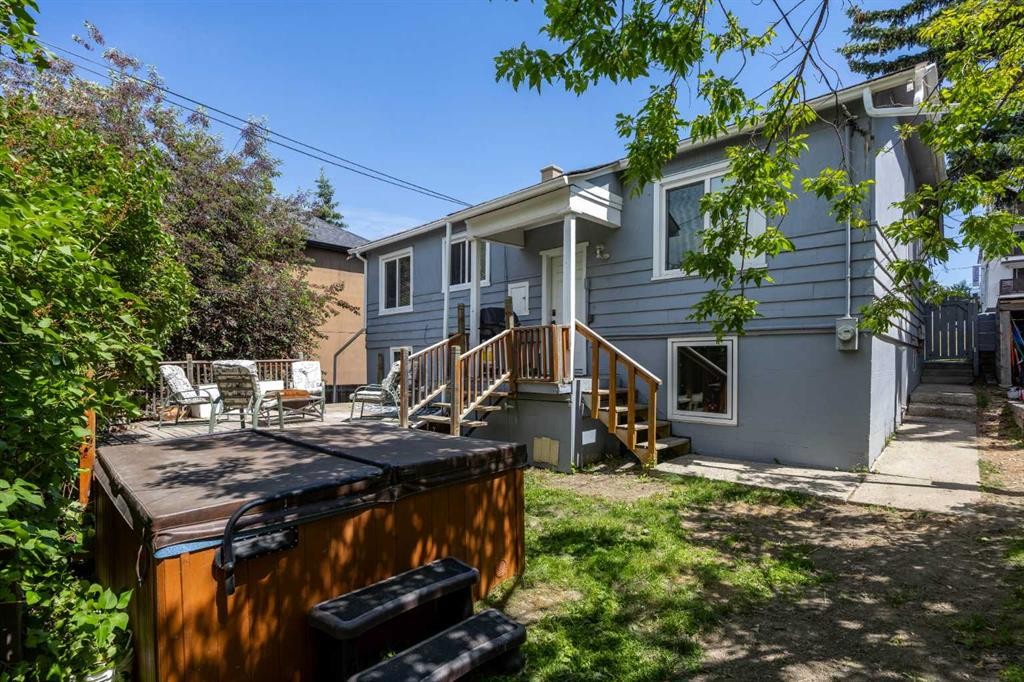 2507 15A Street Sw, Calgary, AB - Outdoor