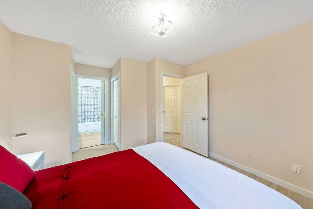 2016 Country Hills Circle Nw, Calgary, AB - Indoor
