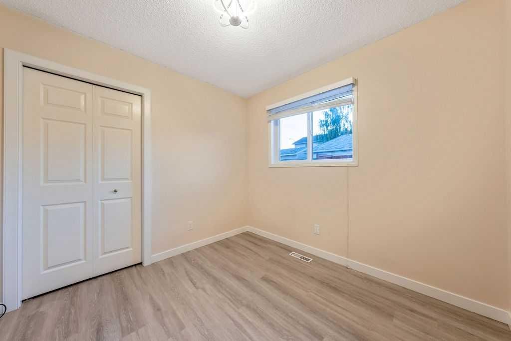 2016 Country Hills Circle Nw, Calgary, AB - Indoor Photo Showing Other Room