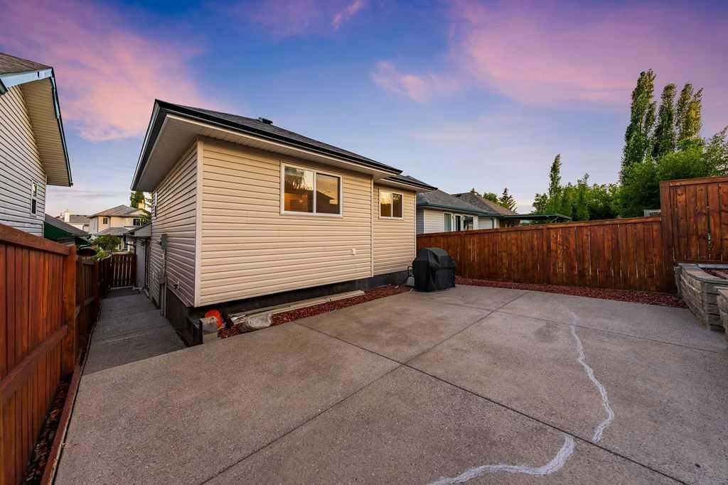 2016 Country Hills Circle Nw, Calgary, AB - Outdoor With Exterior