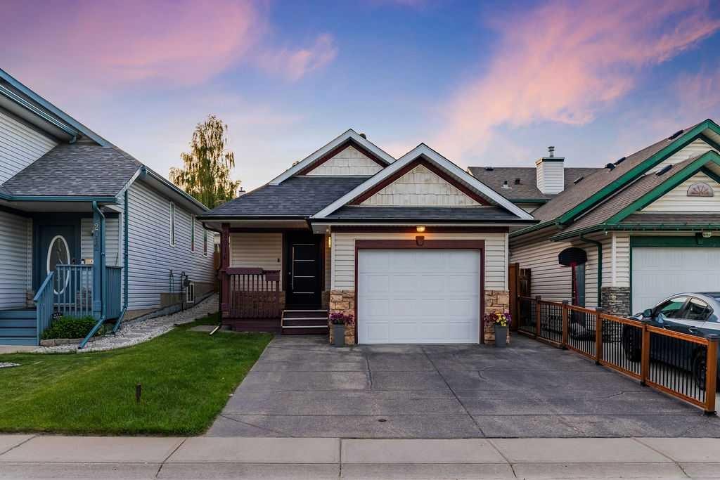 2016 Country Hills Circle Nw, Calgary, AB - Outdoor