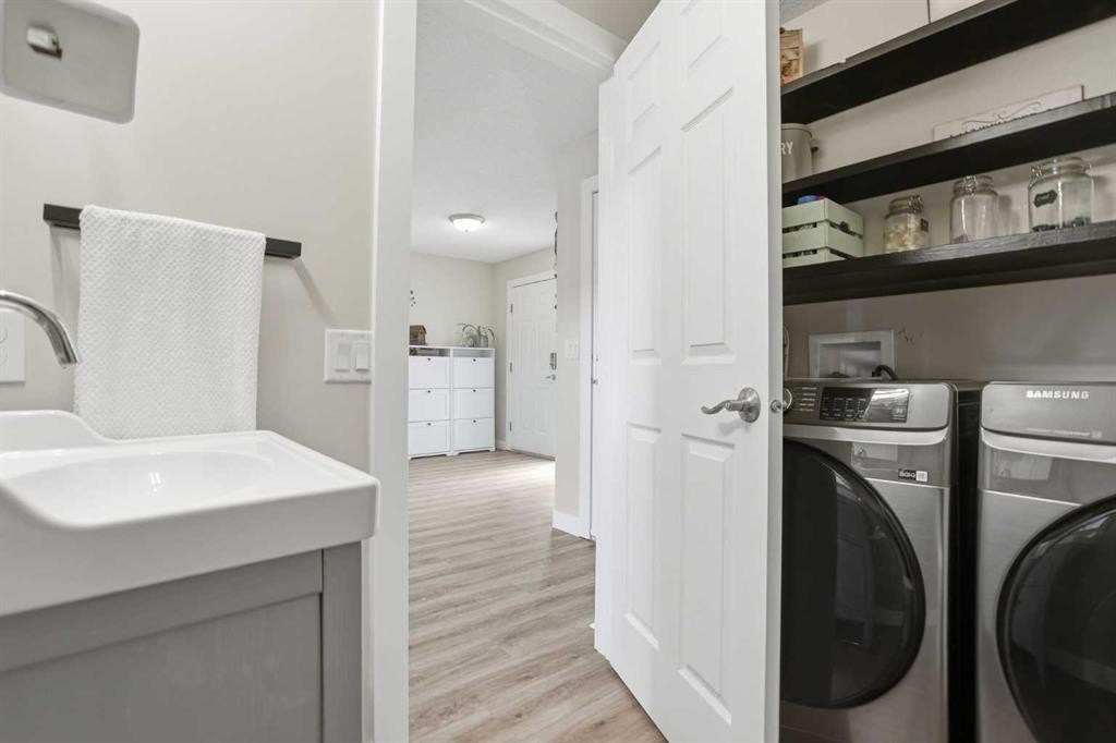 121 Canoe Square Sw, Airdrie, AB
