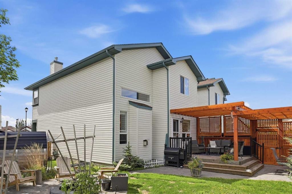 121 Canoe Square Sw, Airdrie, AB