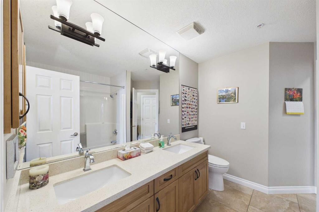 254-3000 Marda Link Sw, Calgary, AB - Indoor Photo Showing Bathroom