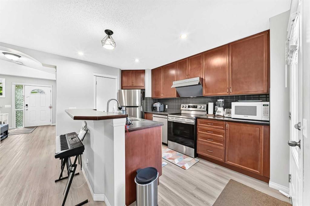 94 Tuscany Ridge Common Nw, Calgary, AB