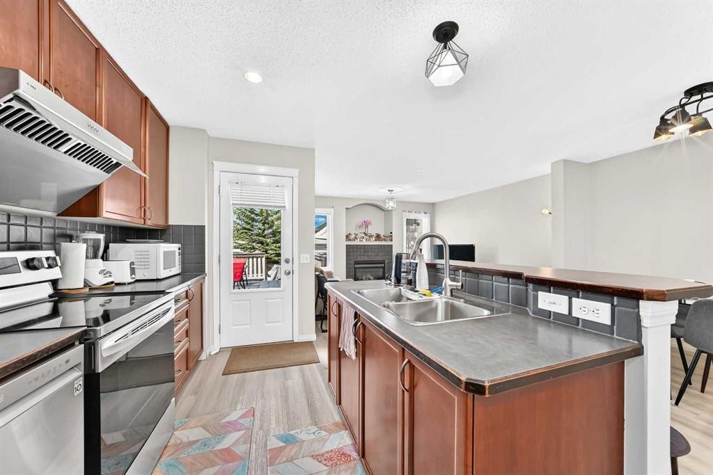 94 Tuscany Ridge Common Nw, Calgary, AB