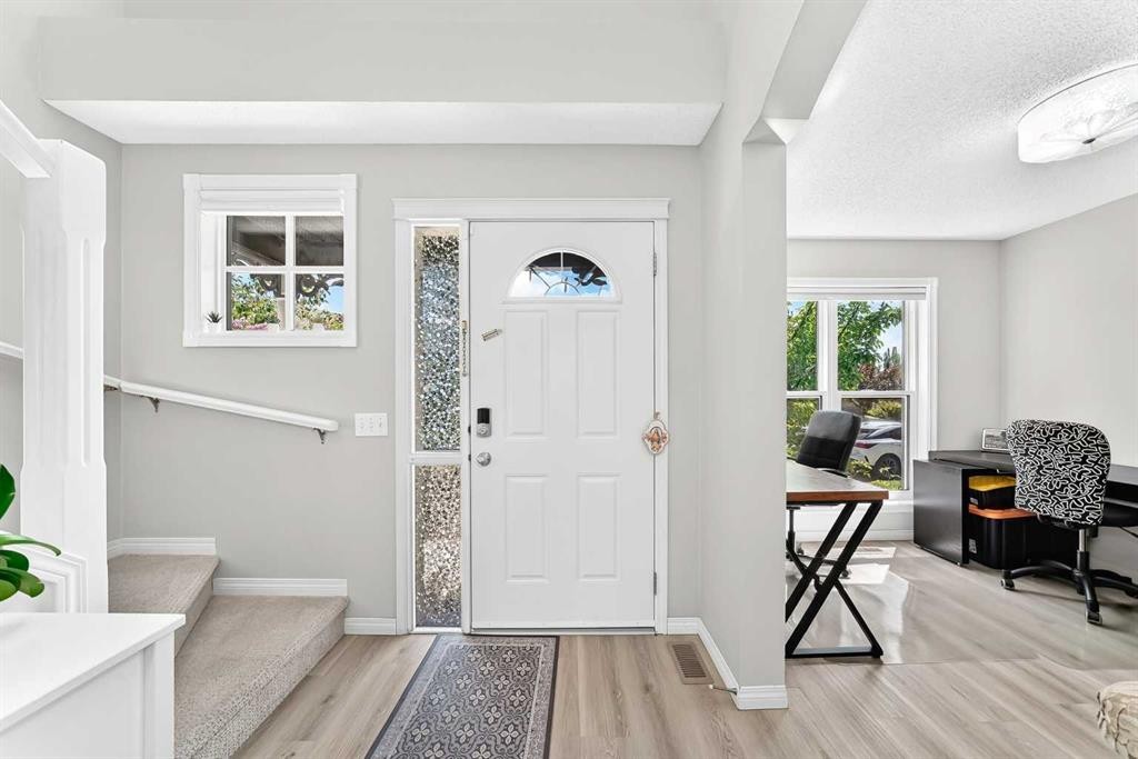 94 Tuscany Ridge Common Nw, Calgary, AB