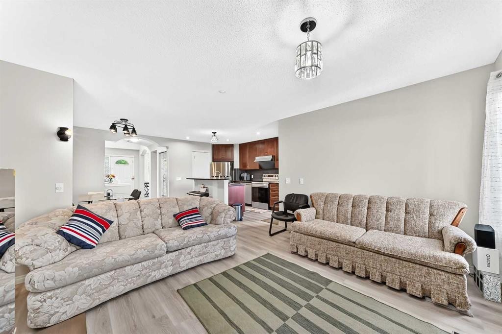 94 Tuscany Ridge Common Nw, Calgary, AB