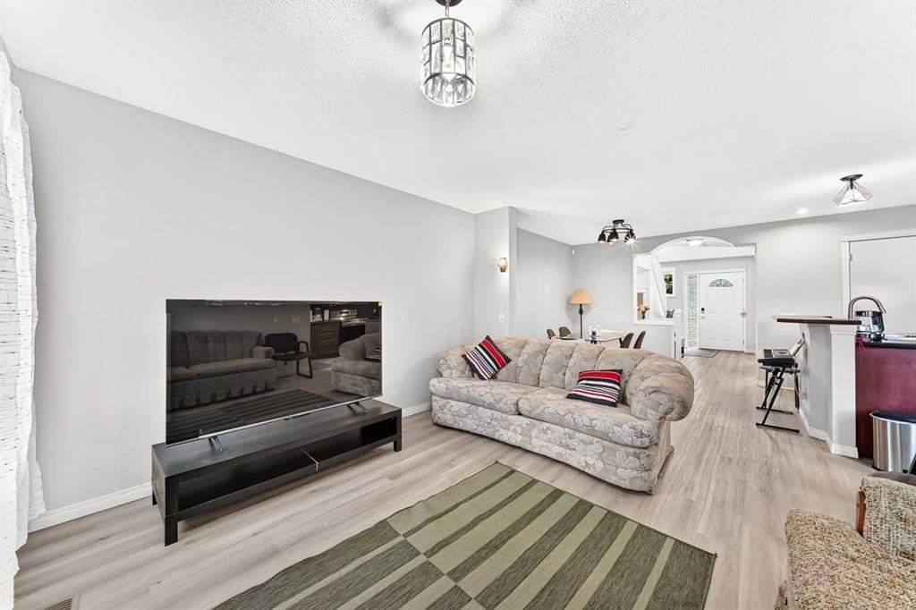 94 Tuscany Ridge Common Nw, Calgary, AB