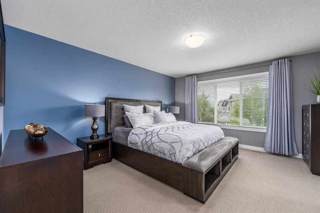 141 Copperpond Bay Se, Calgary, AB