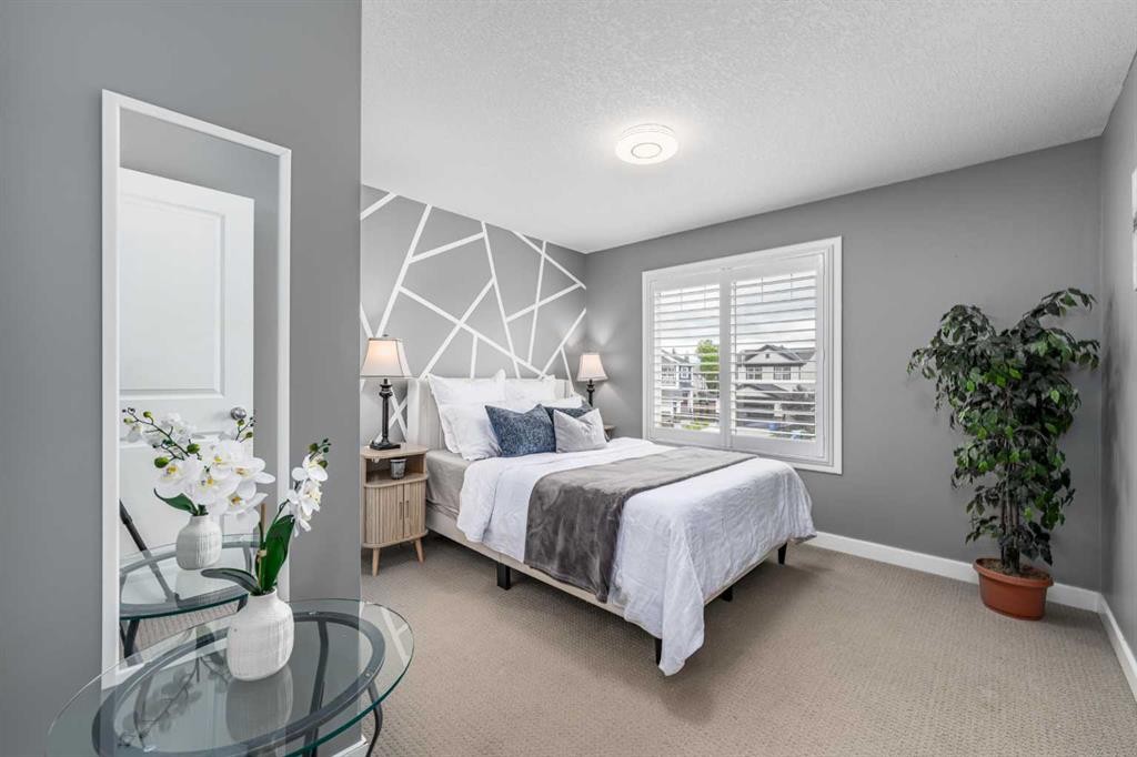 141 Copperpond Bay Se, Calgary, AB