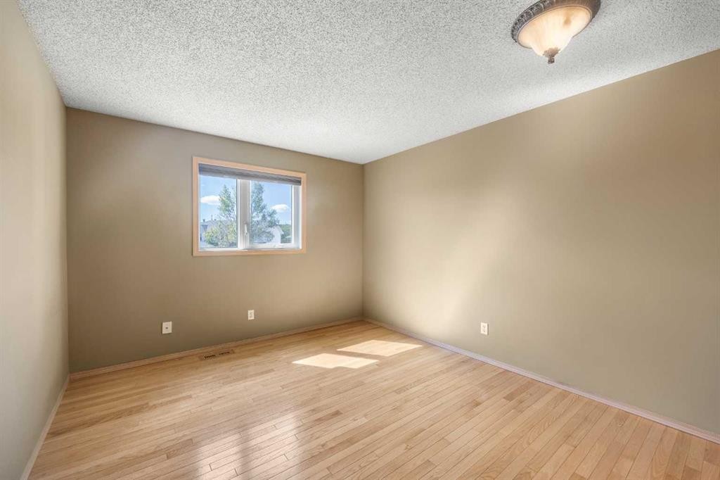 46 Sandalwood Heights Nw, Calgary, AB