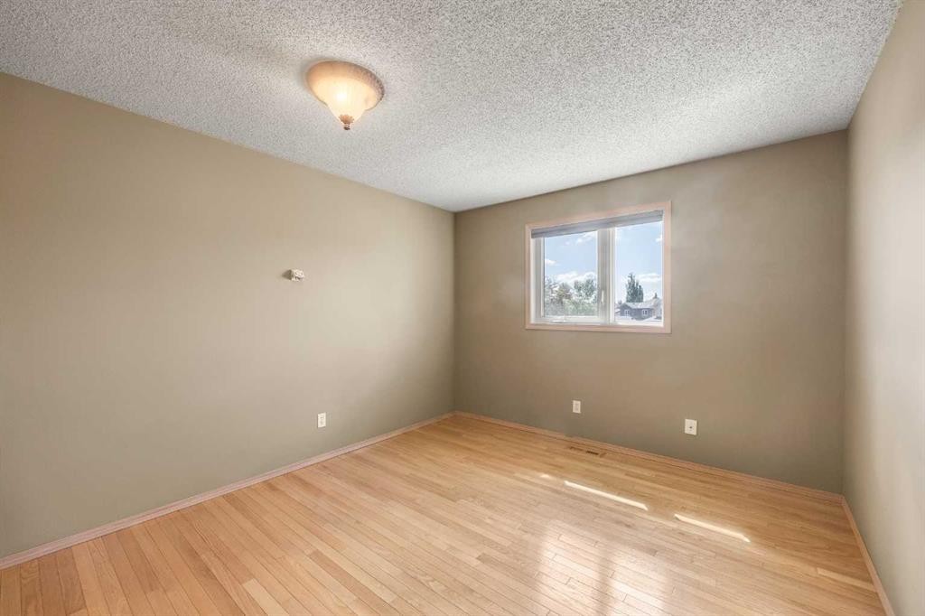 46 Sandalwood Heights Nw, Calgary, AB