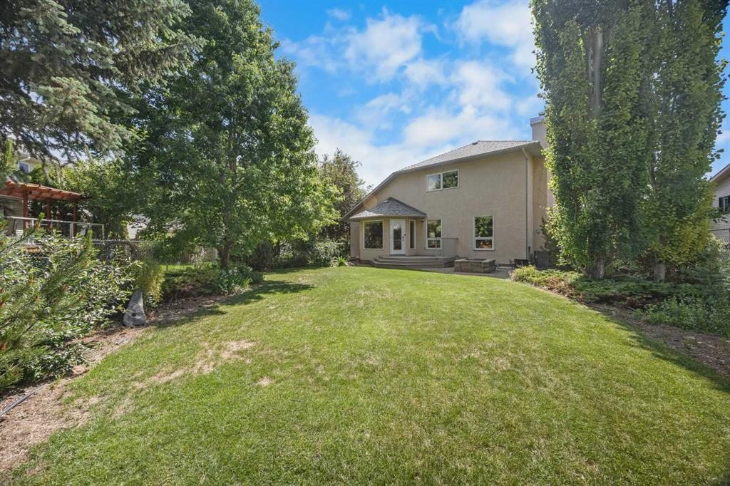 46 Sandalwood Heights Nw, Calgary, AB