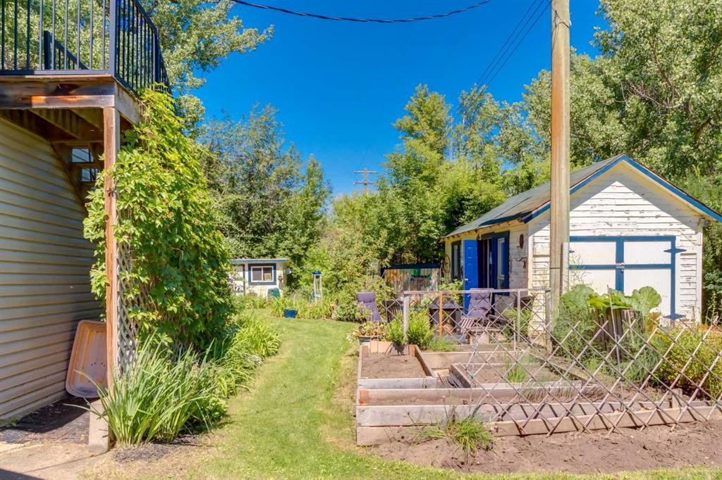 235 5 Street, Drumheller, AB