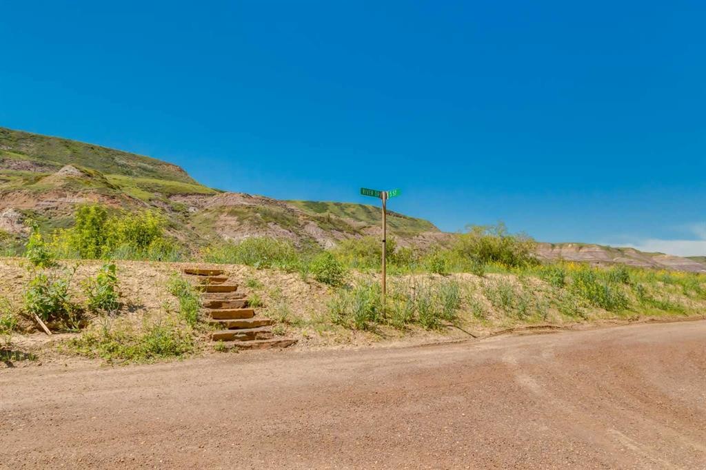 235 5 Street, Drumheller, AB