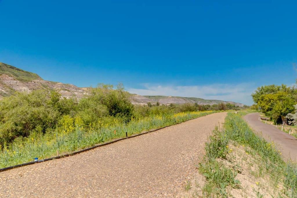 235 5 Street, Drumheller, AB