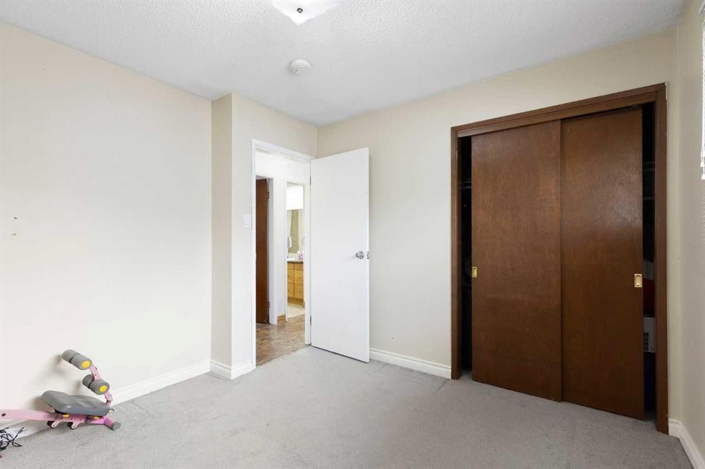 1016 Hunterdale Place Nw, Calgary, AB
