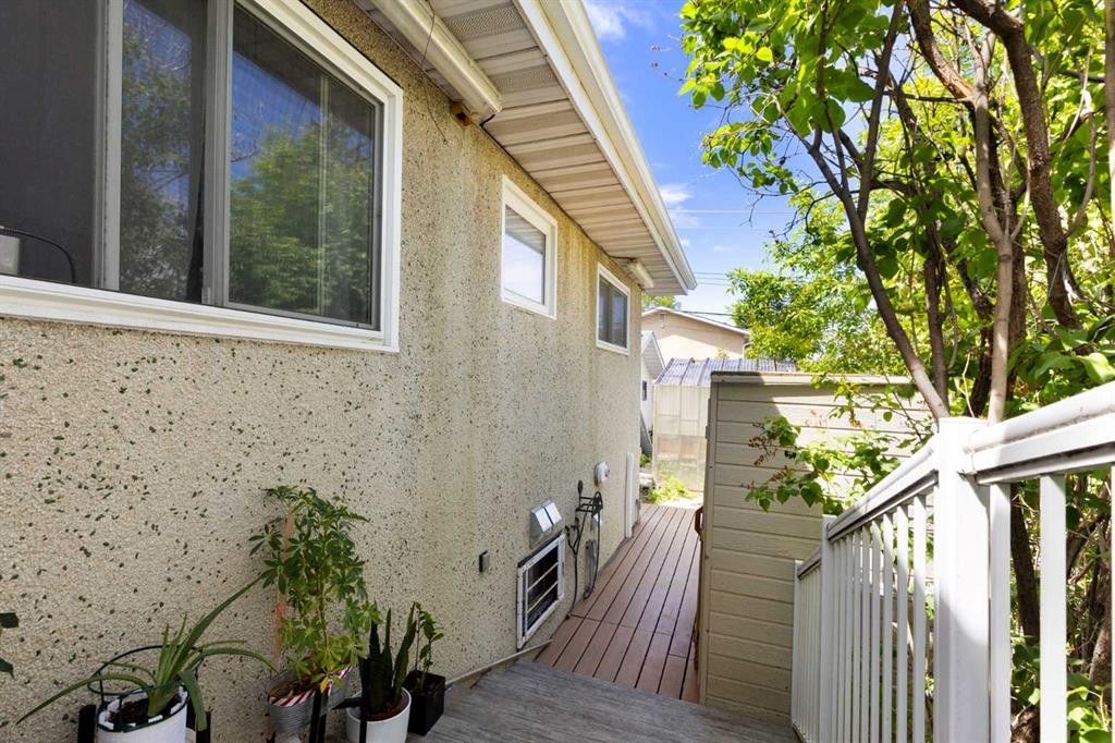 1016 Hunterdale Place Nw, Calgary, AB