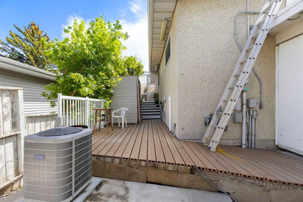 1016 Hunterdale Place Nw, Calgary, AB