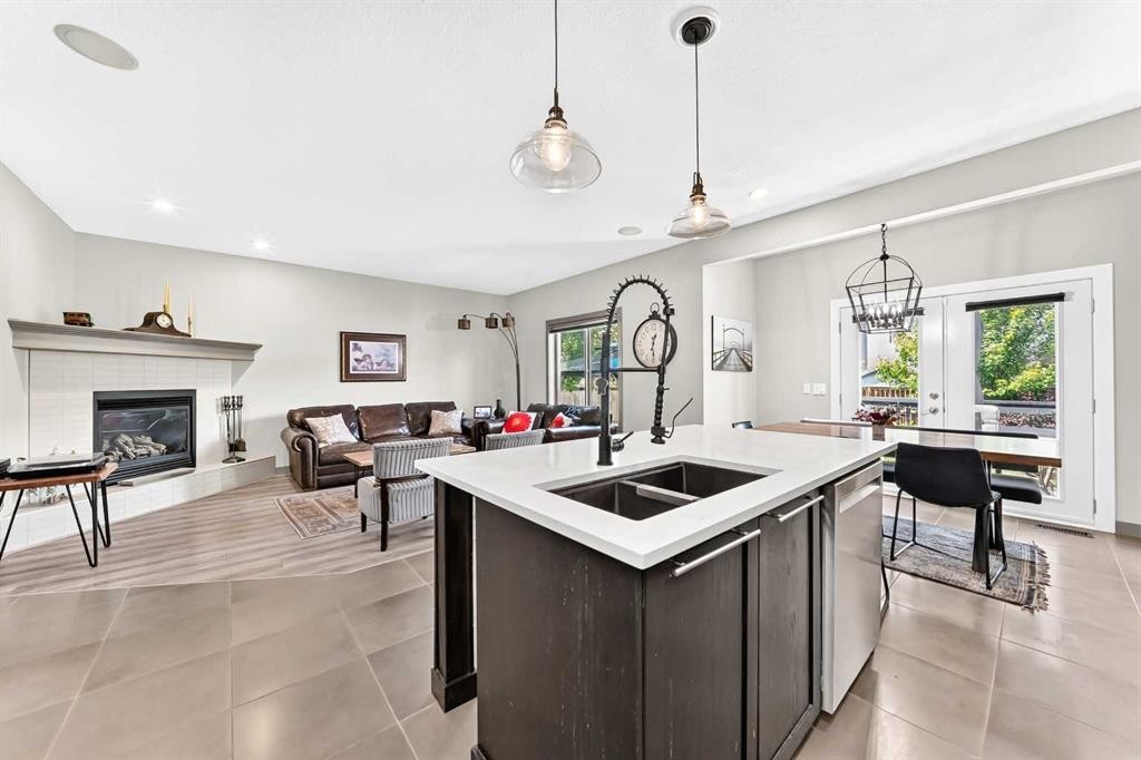 24 Brightonstone Gardens Se, Calgary, AB
