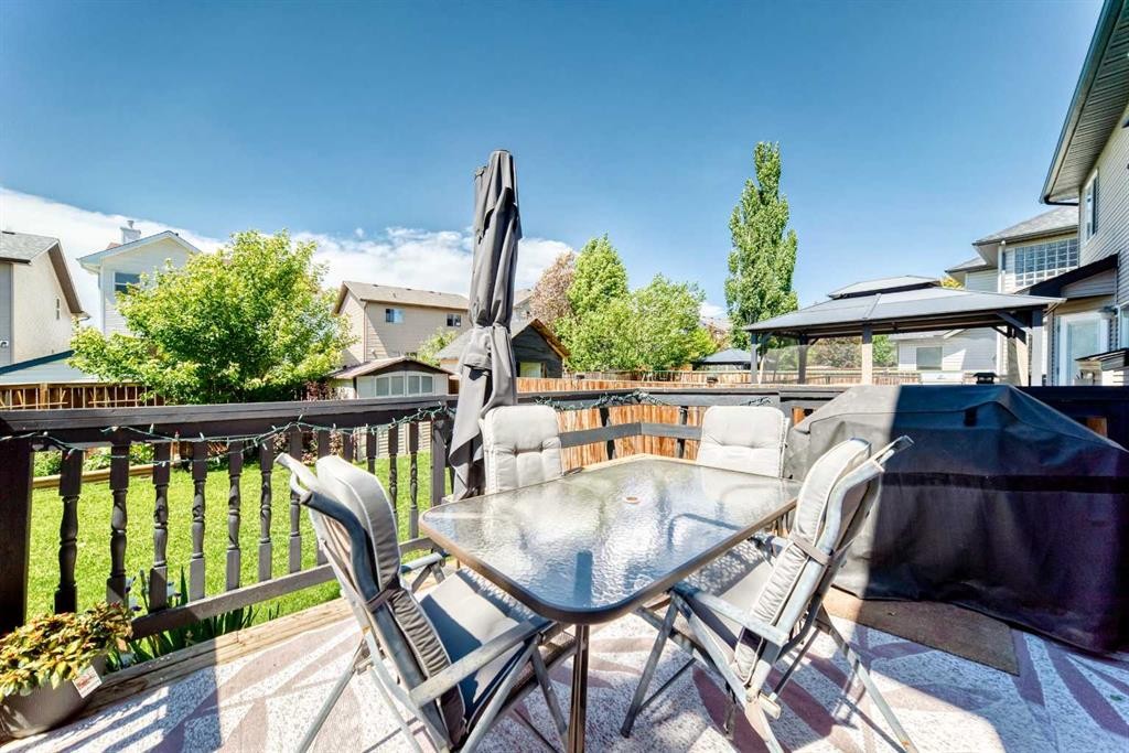 24 Brightonstone Gardens Se, Calgary, AB