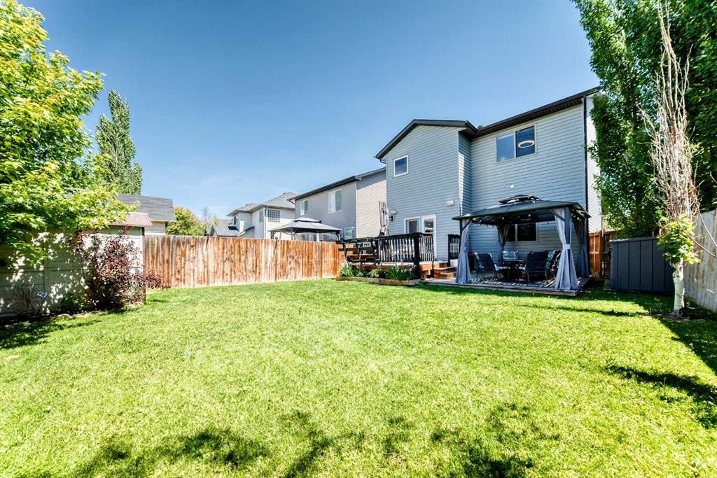 24 Brightonstone Gardens Se, Calgary, AB