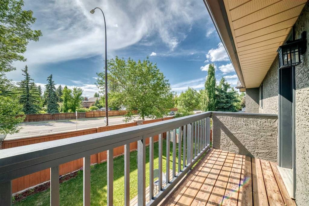 47 Canterbury Court Sw, Calgary, AB - Outdoor With Balcony