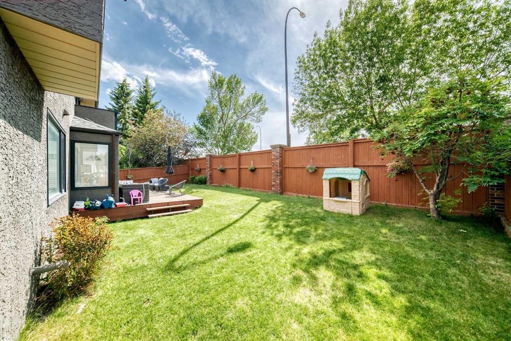 47 Canterbury Court Sw, Calgary, AB - Outdoor
