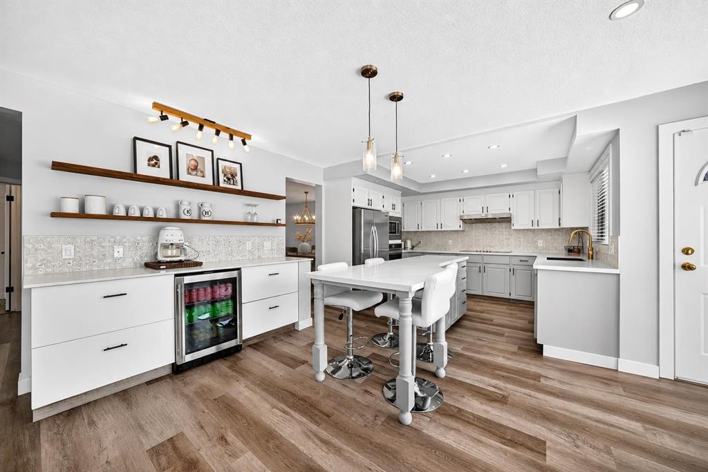47 Canterbury Court Sw, Calgary, AB - Indoor