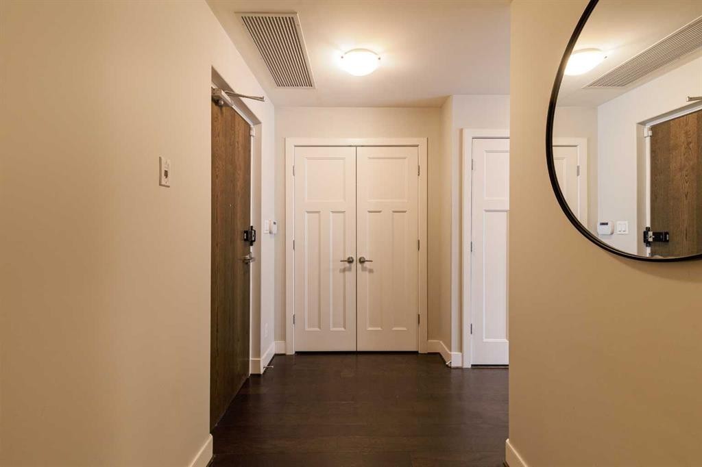 132-99 Spruce Place Sw, Calgary, AB