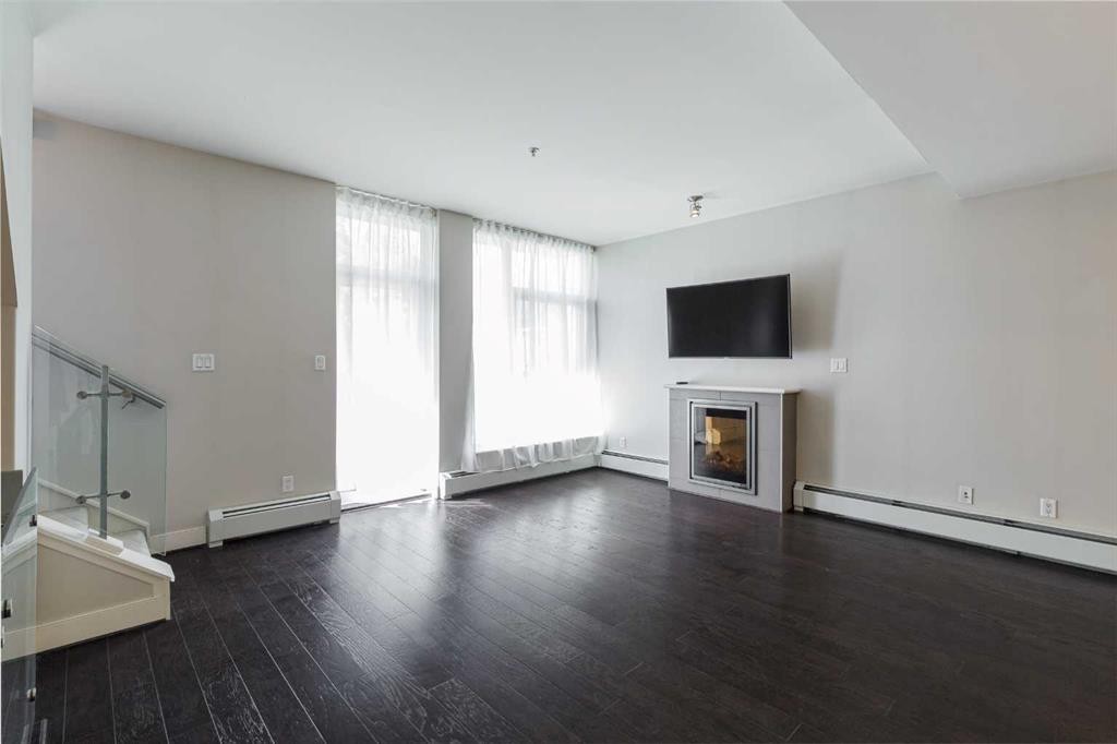 132-99 Spruce Place Sw, Calgary, AB