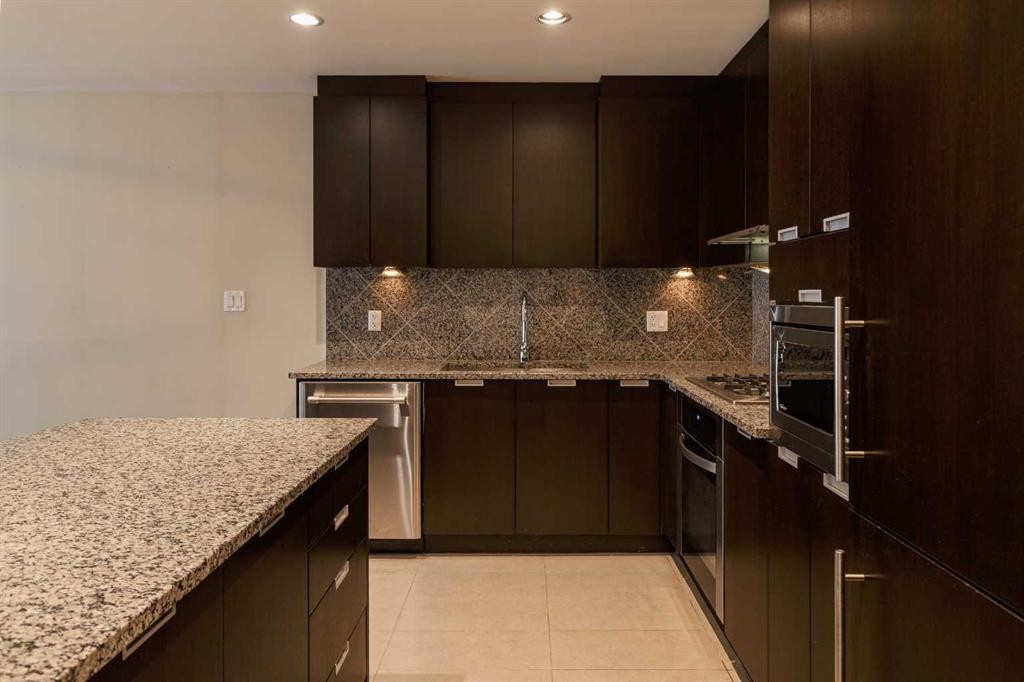 132-99 Spruce Place Sw, Calgary, AB