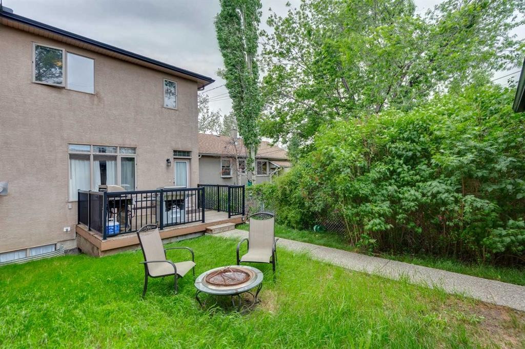 446 18 Avenue Ne, Calgary, AB - Outdoor