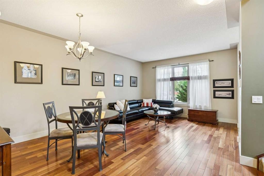446 18 Avenue Ne, Calgary, AB - Indoor