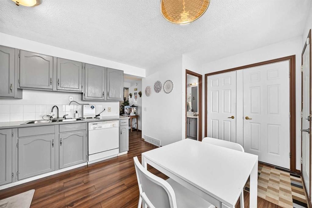 89 Bedford Manor Ne, Calgary, AB