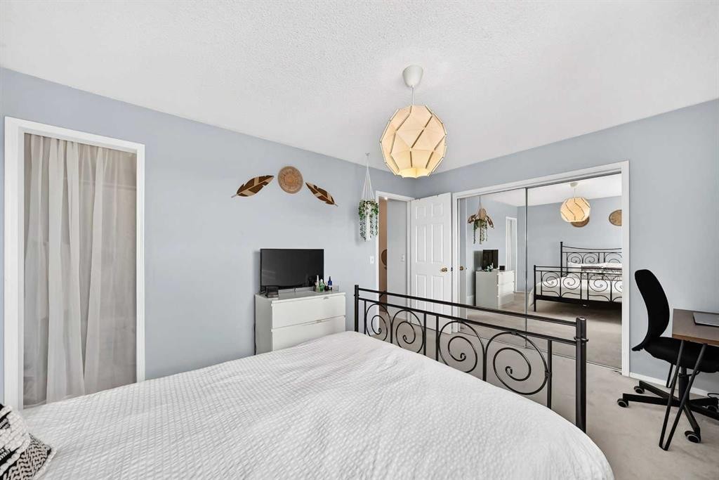 89 Bedford Manor Ne, Calgary, AB