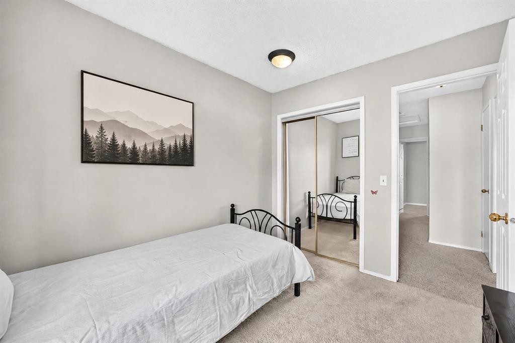 89 Bedford Manor Ne, Calgary, AB