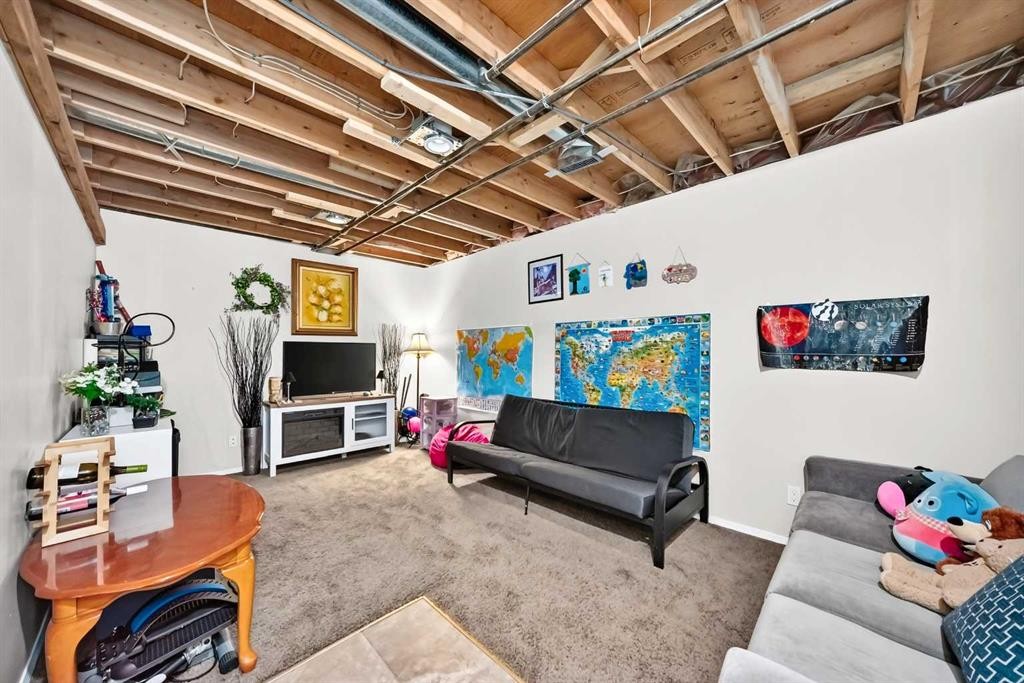 89 Bedford Manor Ne, Calgary, AB