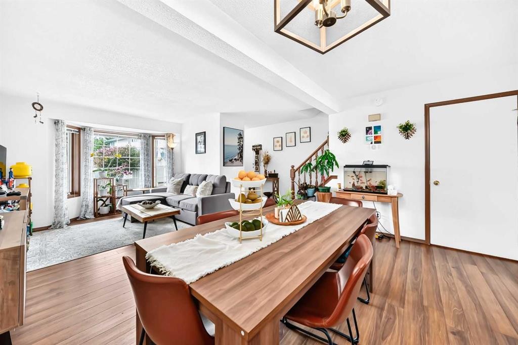 89 Bedford Manor Ne, Calgary, AB