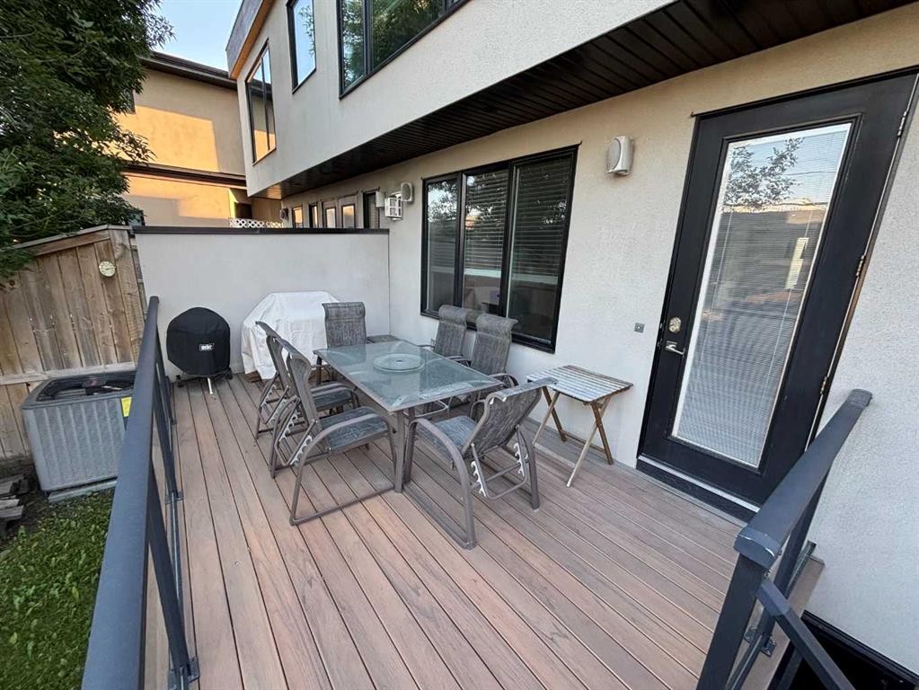 2418 24A Street Sw, Calgary, AB