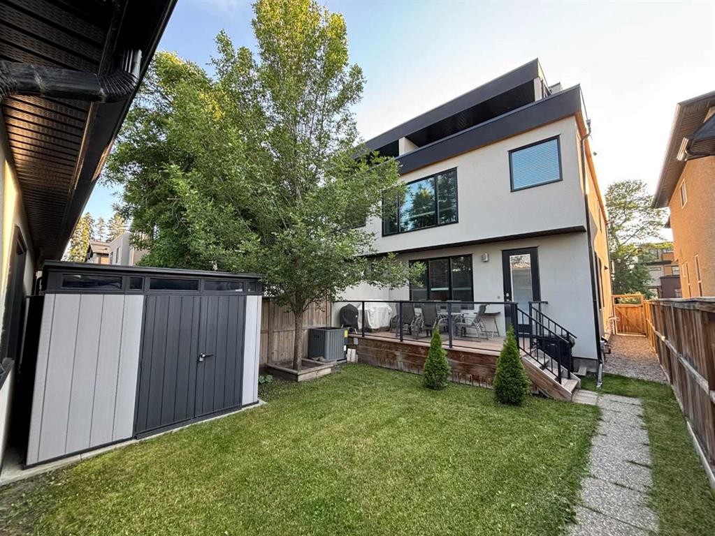 2418 24A Street Sw, Calgary, AB