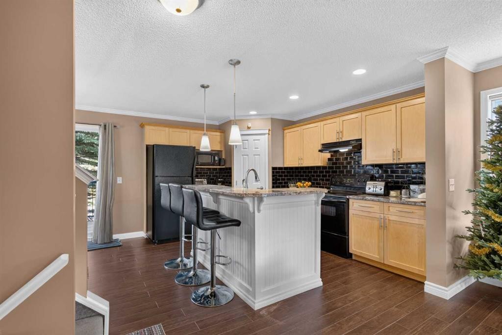 22 Panatella Park Nw, Calgary, AB - Indoor Photo Showing Kitchen