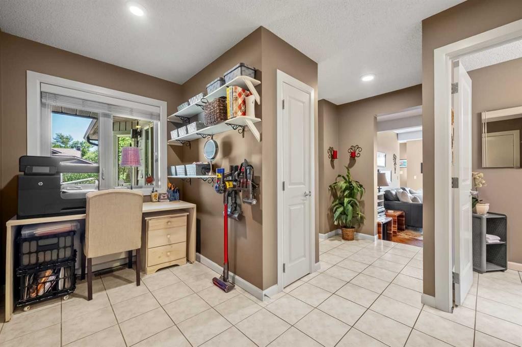 39 Deermoss Place Se, Calgary, AB